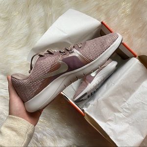 Flex Trainer 8 PRM Low Top Lace Up Sneakers